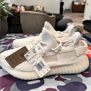 Yeezy v2 cloud white